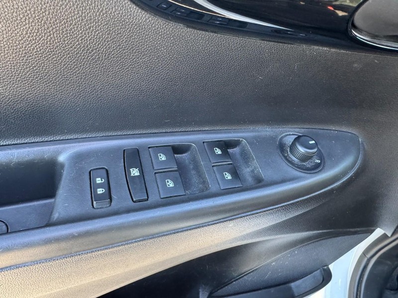 Chevrolet Spark Vehicle Image 15