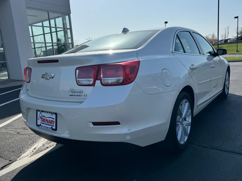 Chevrolet Malibu Vehicle Image 03