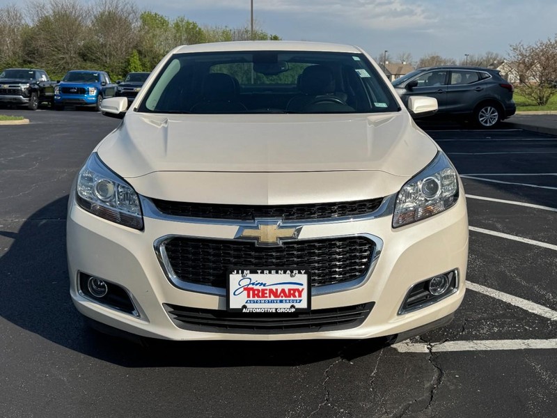 Chevrolet Malibu Vehicle Image 09