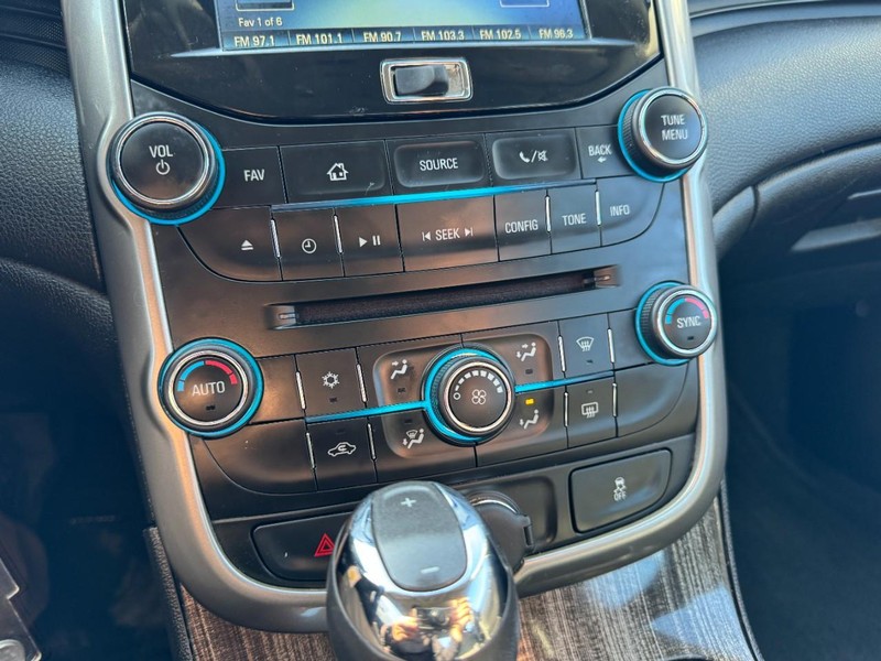 Chevrolet Malibu Vehicle Image 18