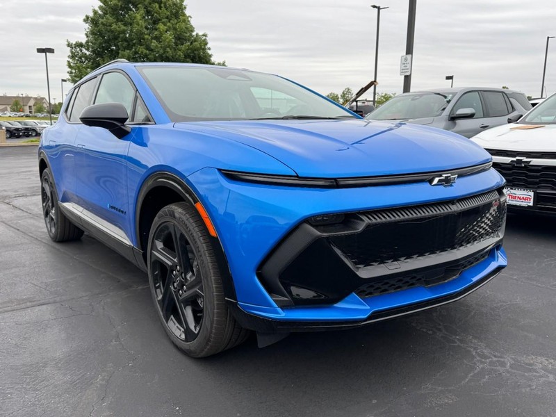 Chevrolet Equinox EV Vehicle Image 02