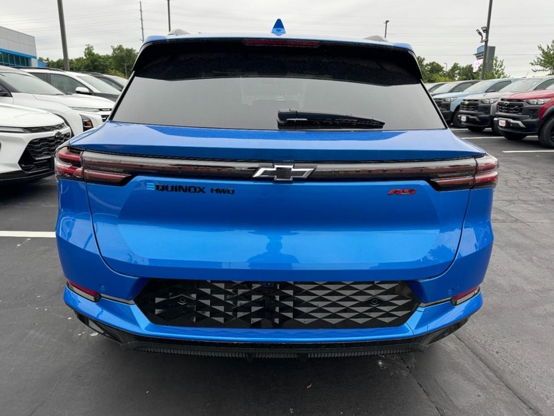 Chevrolet Equinox EV Vehicle Image 04