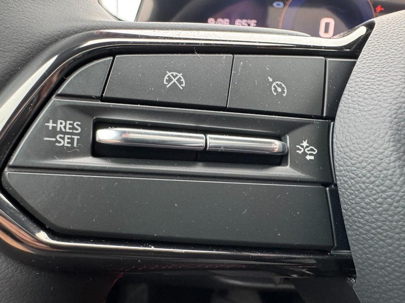 Chevrolet Equinox EV Vehicle Image 11