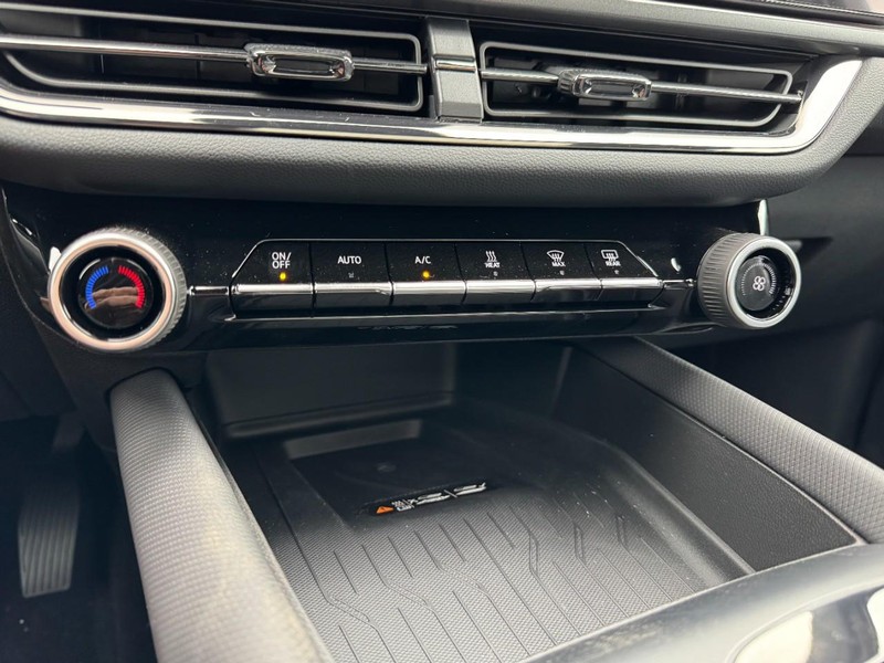 Chevrolet Equinox EV Vehicle Image 13