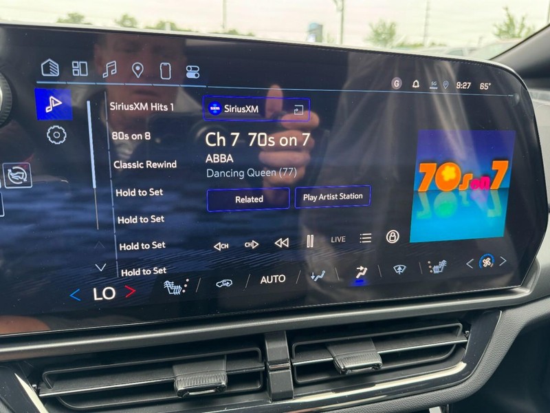 Chevrolet Equinox EV Vehicle Image 14