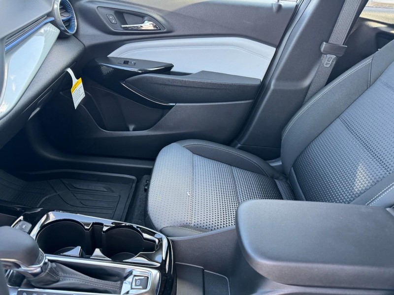 Chevrolet Trax Vehicle Image 08