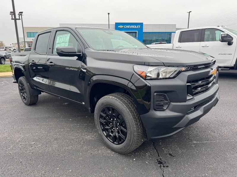 Chevrolet Colorado Vehicle Image 02