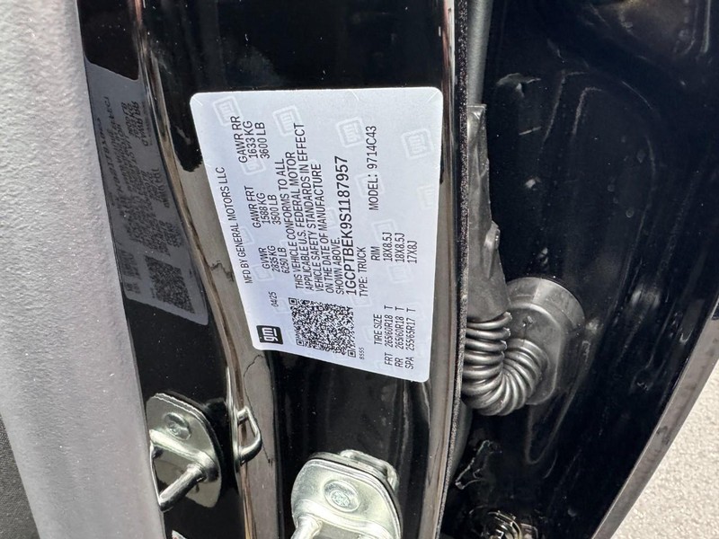 Chevrolet Colorado Vehicle Image 09