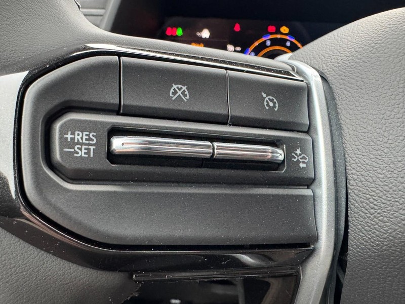 Chevrolet Colorado Vehicle Image 11