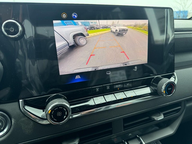 Chevrolet Colorado Vehicle Image 16
