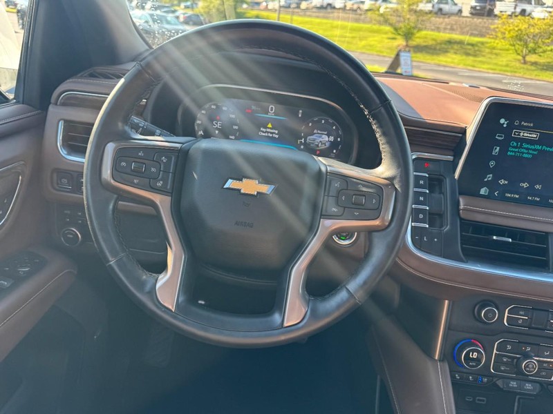 Chevrolet Suburban Vehicle Image 15