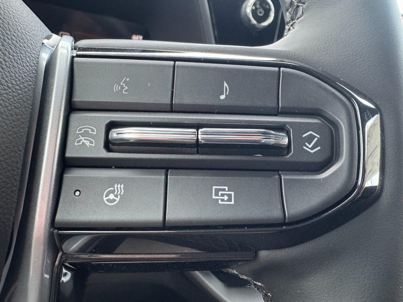 Chevrolet Colorado Vehicle Image 12