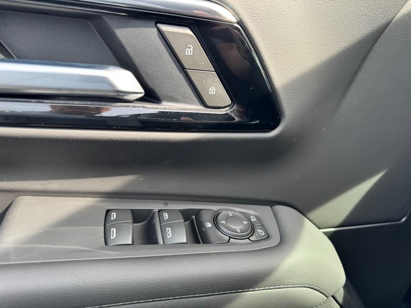 Chevrolet Tahoe Vehicle Image 11