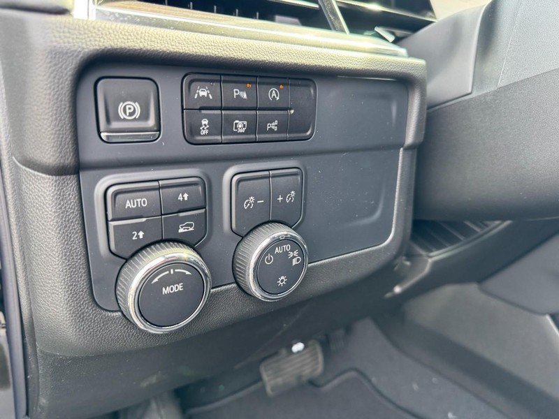 Chevrolet Tahoe Vehicle Image 12