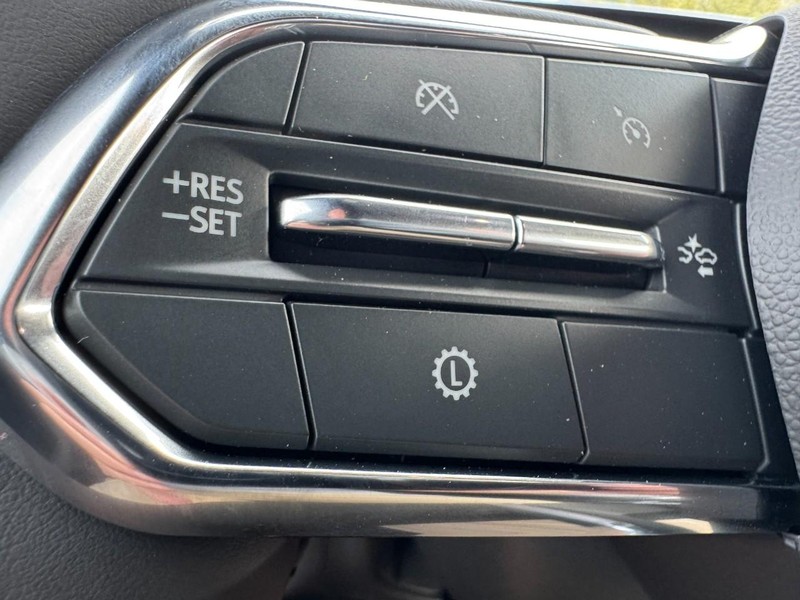 Chevrolet Tahoe Vehicle Image 13