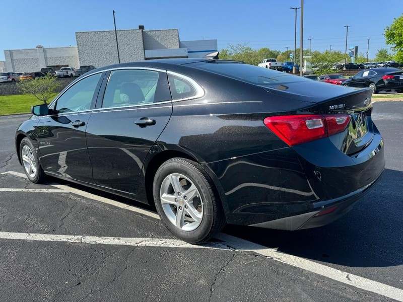 Chevrolet Malibu Vehicle Image 05