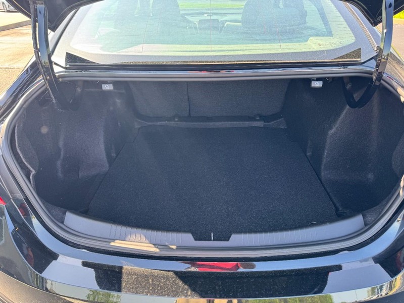 Chevrolet Malibu Vehicle Image 06