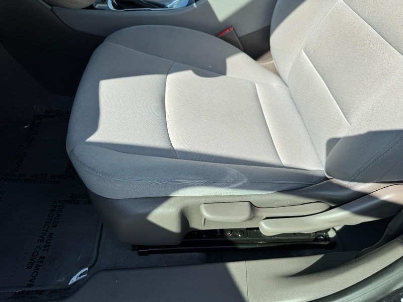 Chevrolet Malibu Vehicle Image 14
