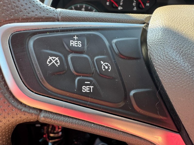 Chevrolet Malibu Vehicle Image 16