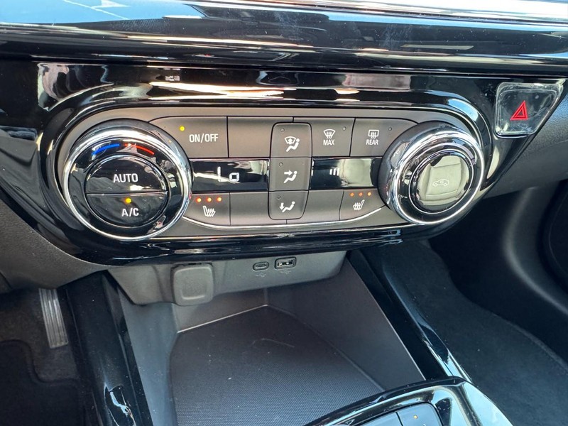 Chevrolet Trax Vehicle Image 13