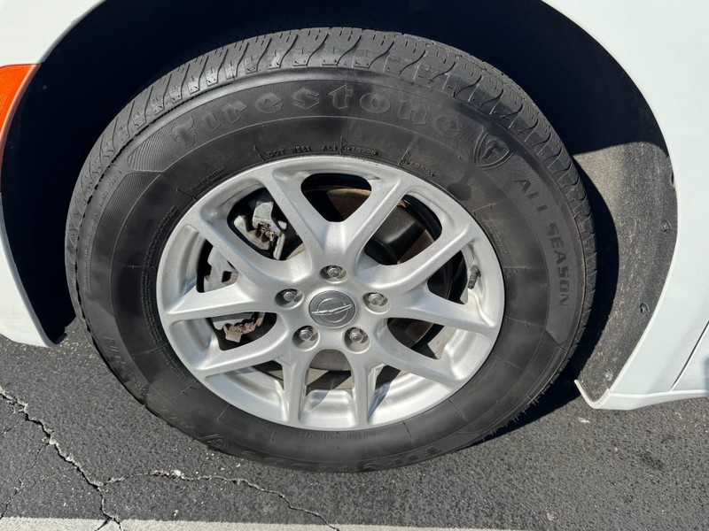 Chrysler Pacifica Vehicle Image 07