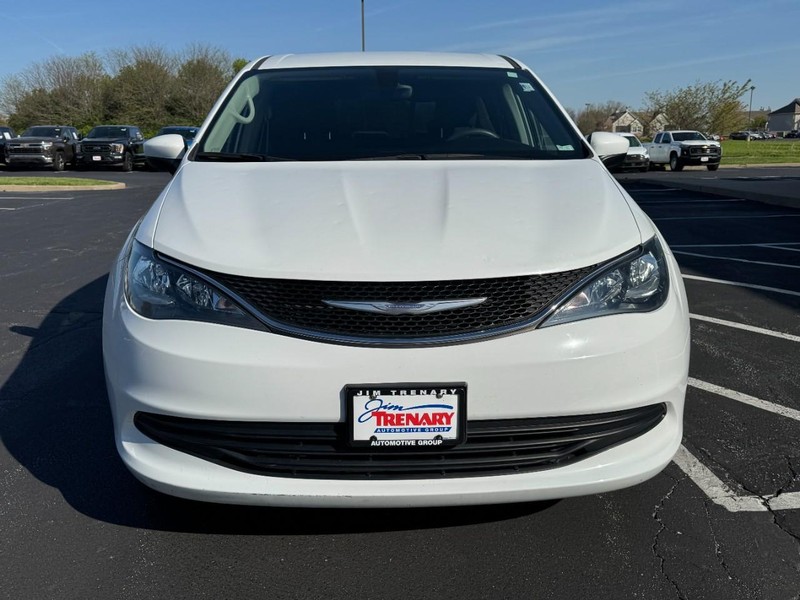 Chrysler Pacifica Vehicle Image 09