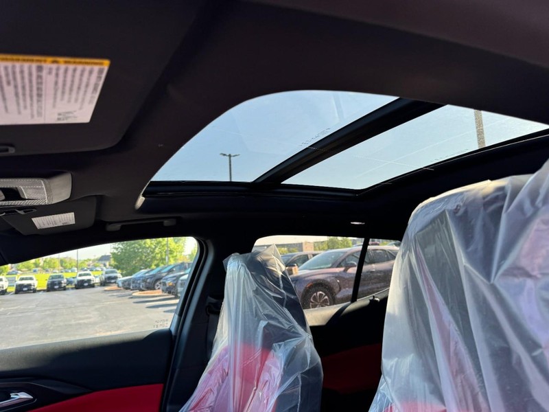 Chevrolet Equinox EV Vehicle Image 08