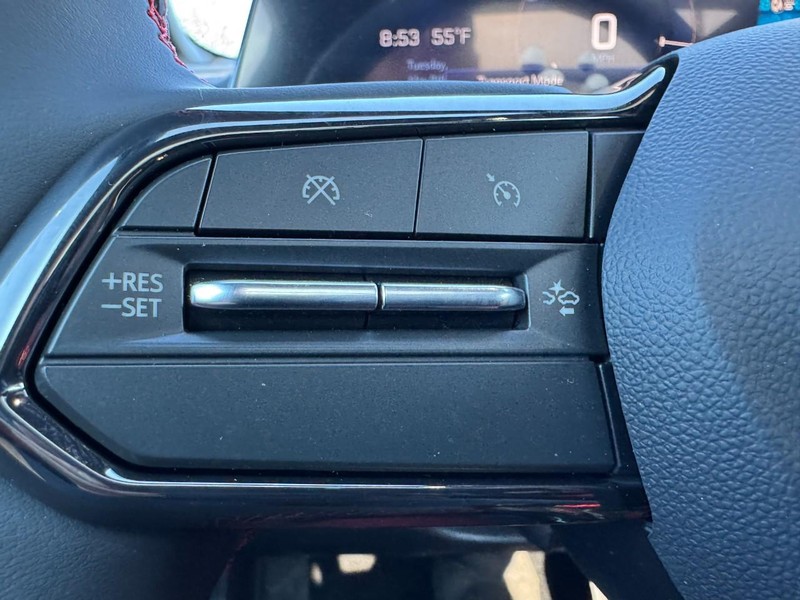 Chevrolet Equinox EV Vehicle Image 11