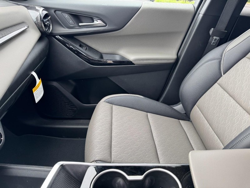Chevrolet Equinox Vehicle Image 08