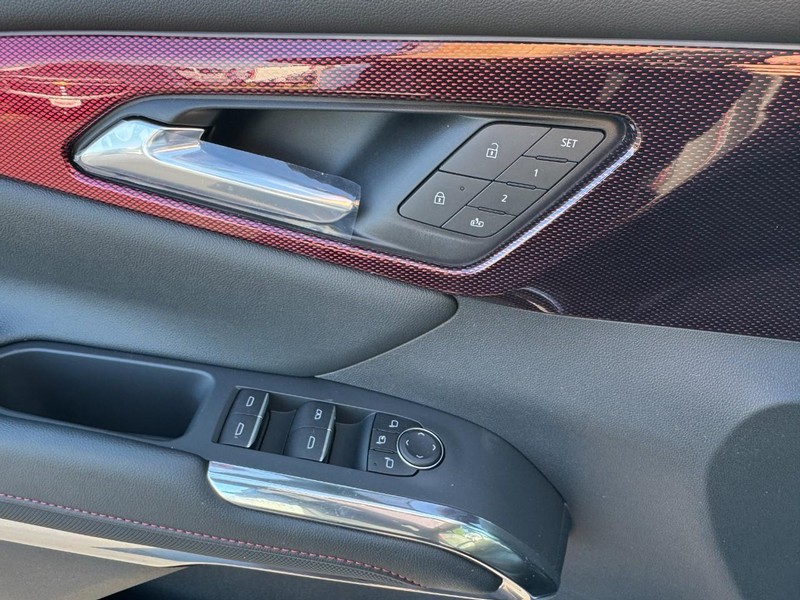 Chevrolet Traverse Vehicle Image 09