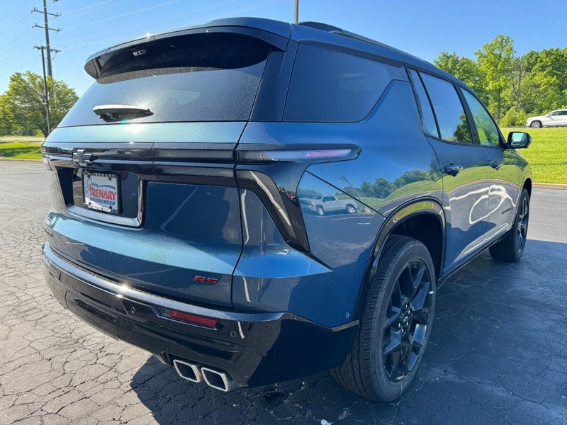 Chevrolet Traverse Vehicle Image 03