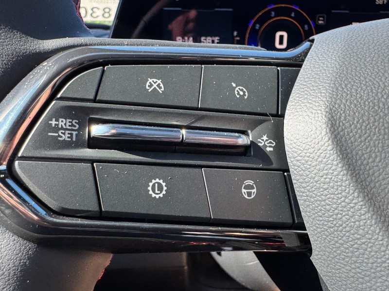 Chevrolet Traverse Vehicle Image 13