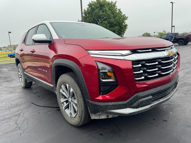 Chevrolet Equinox Vehicle Image 02