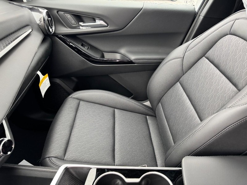 Chevrolet Equinox Vehicle Image 08