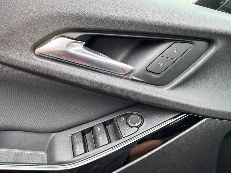Chevrolet Equinox Vehicle Image 10