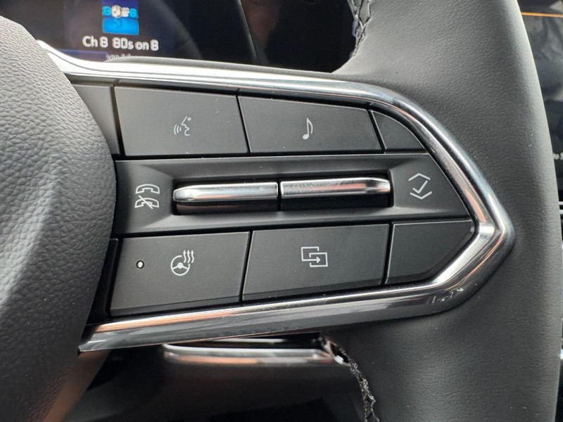 Chevrolet Equinox Vehicle Image 12