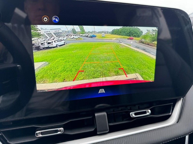 Chevrolet Equinox Vehicle Image 16