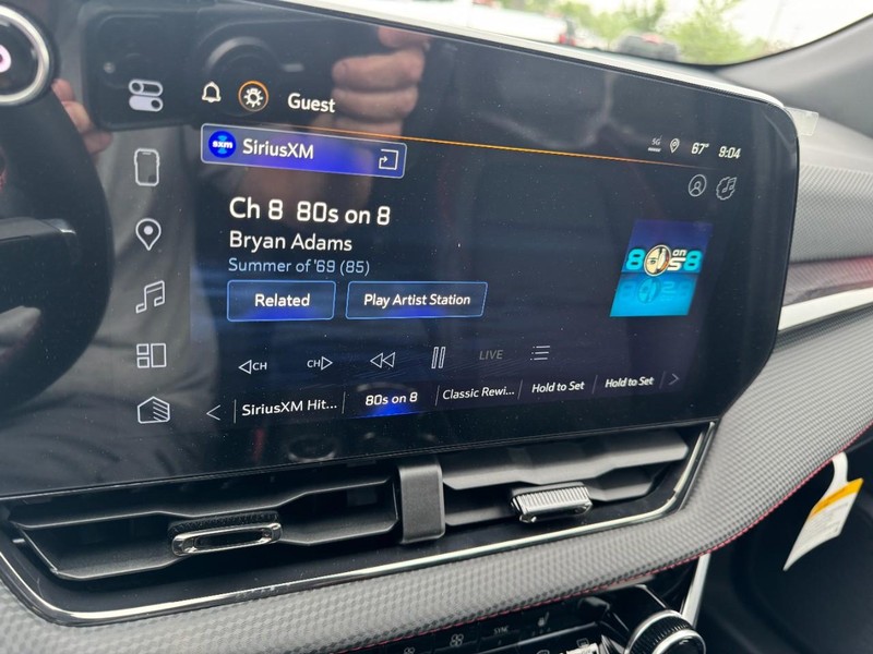 Chevrolet Equinox Vehicle Image 14