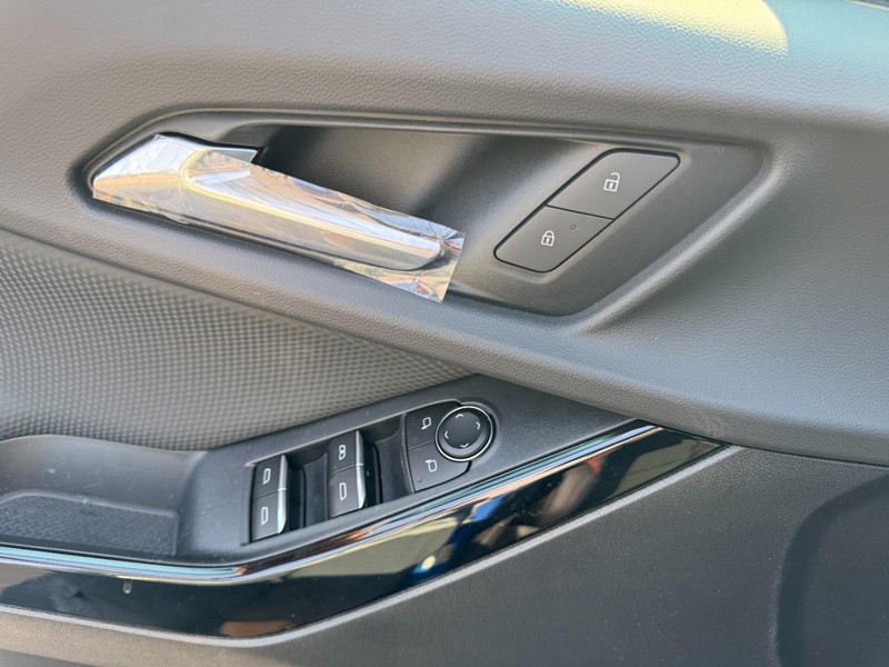 Chevrolet Equinox Vehicle Image 10