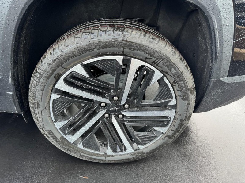 Chevrolet Equinox Vehicle Image 06