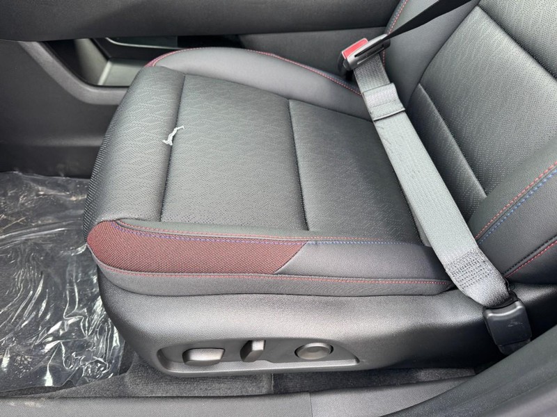 Chevrolet Equinox Vehicle Image 10