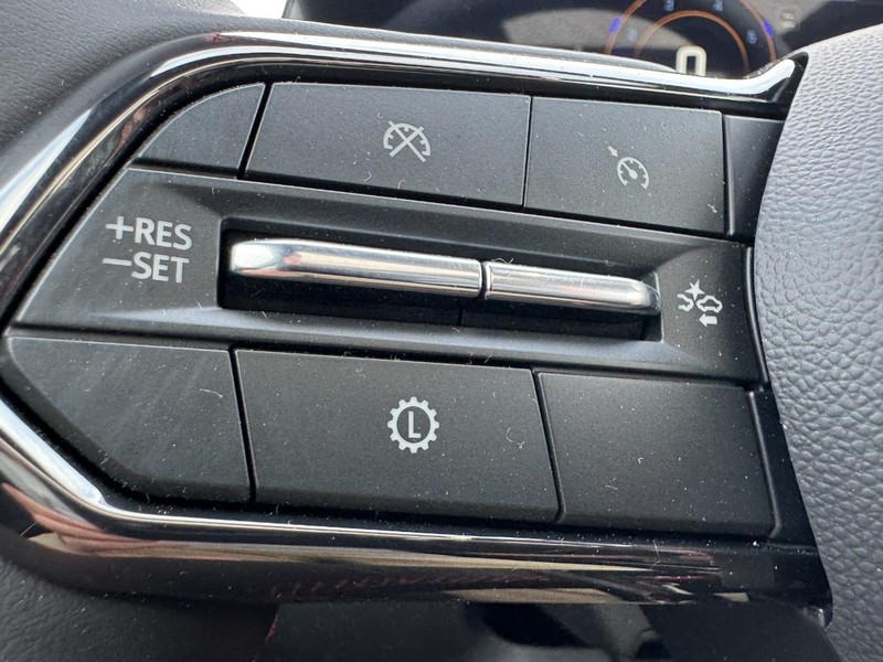 Chevrolet Equinox Vehicle Image 12
