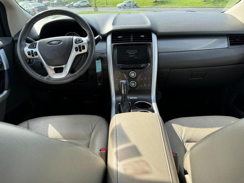 Ford Edge Vehicle Image 12
