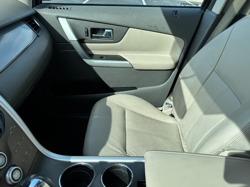 Ford Edge Vehicle Image 14
