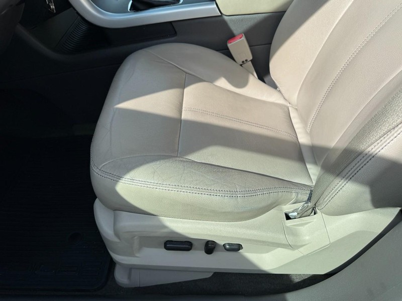 Ford Edge Vehicle Image 15