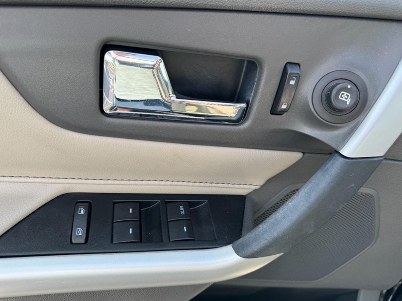Ford Edge Vehicle Image 16