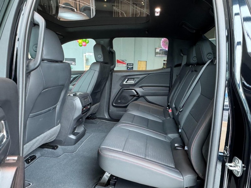 Chevrolet Silverado EV Vehicle Image 08