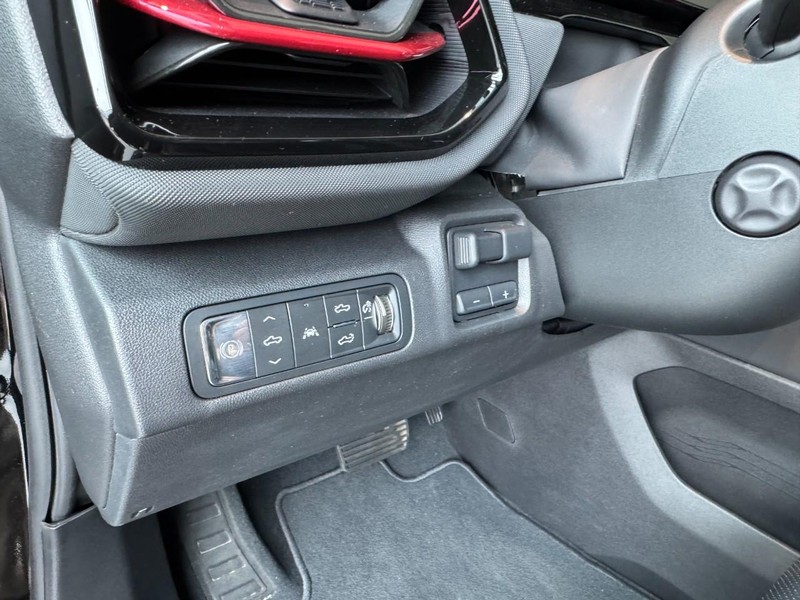 Chevrolet Silverado EV Vehicle Image 13