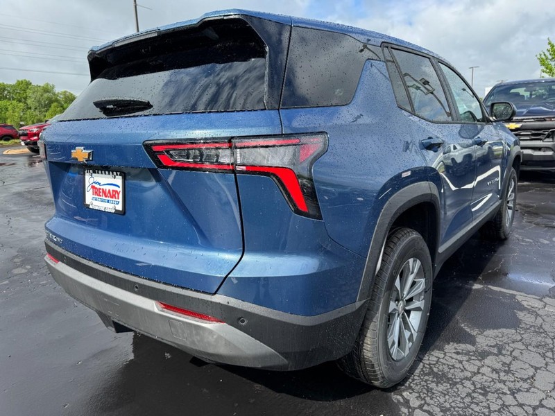 Chevrolet Equinox Vehicle Image 03