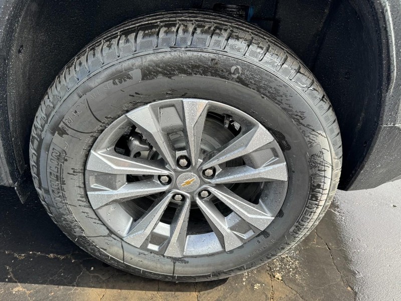 Chevrolet Equinox Vehicle Image 06
